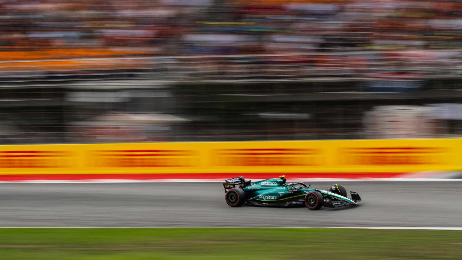 爭冠形勢依 爭冠形勢依